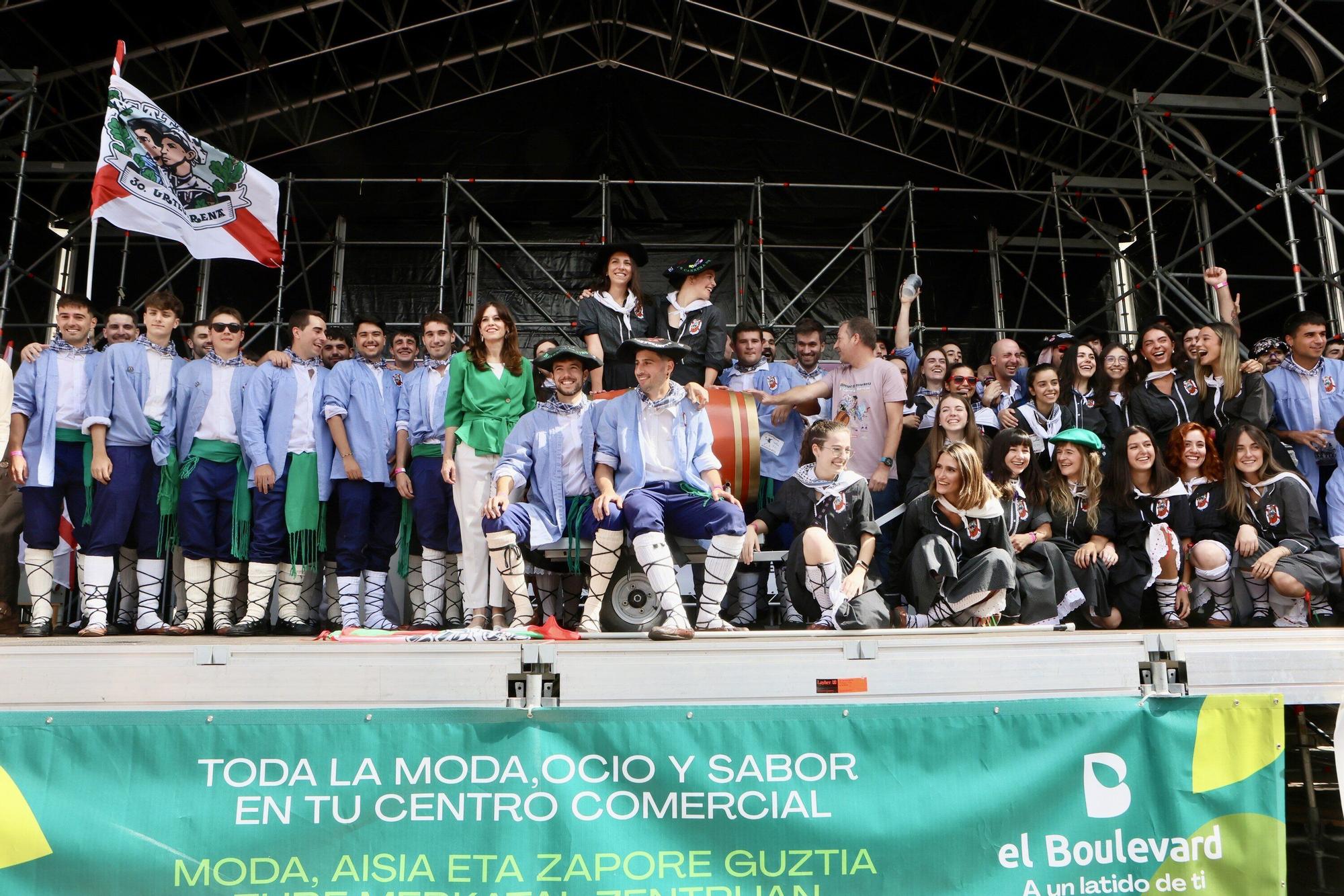 En imágenes: Basatiak gana de nuevo la Carrera de Barricas
