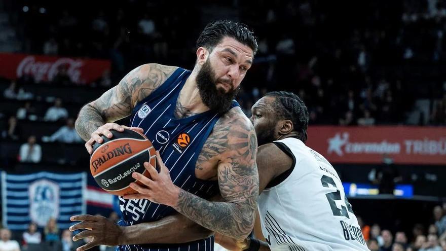 Vincent Poirier abandona el Efes