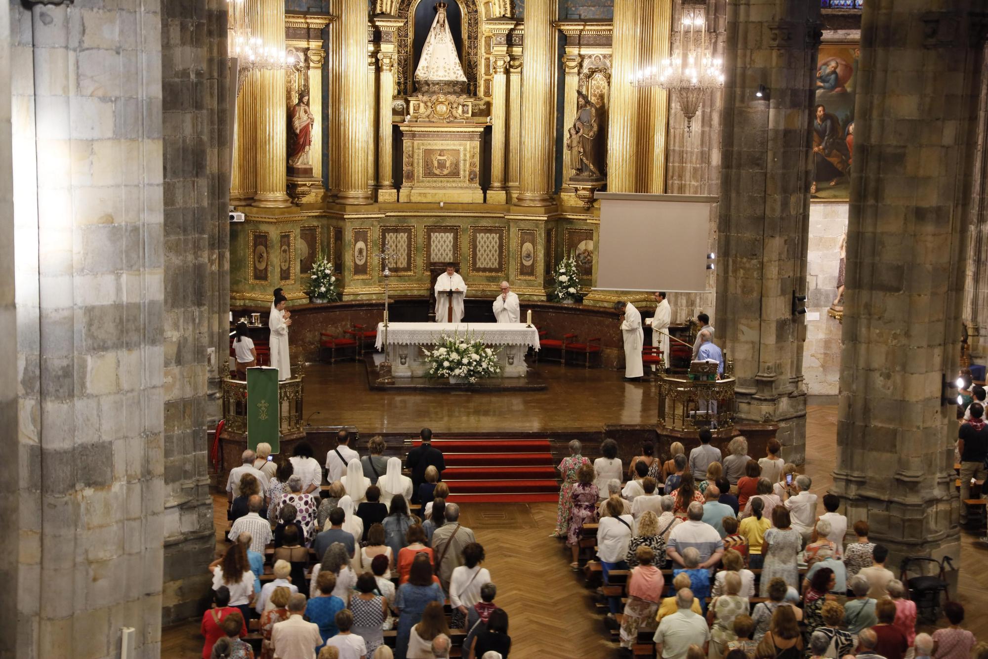 En imágenes: Una popular misa celebra los 125 años de la coronación de la Virgen de Begoña