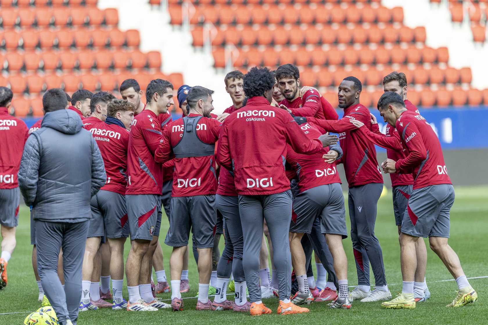 Osasuna prepara en El Sadar el partido del sábado ante el Barça