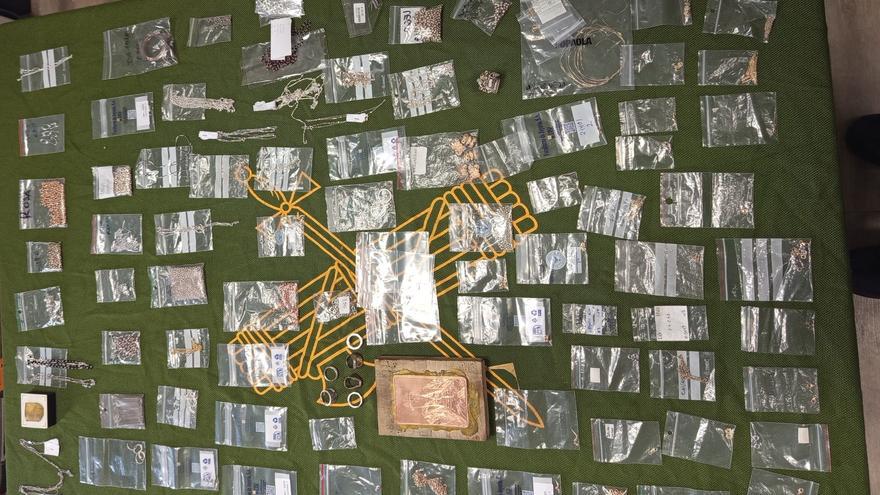 Recuperan en Segovia joyas y una caja fuerte robadas en una joyería de Pamplona y detienen a tres hombres