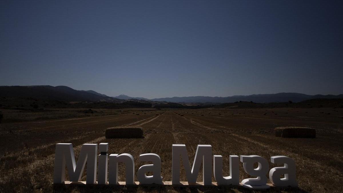 Acto de presentación del proyecto Mina Muga de Geoalcali, en un campo de Sangüesa, en 2021.