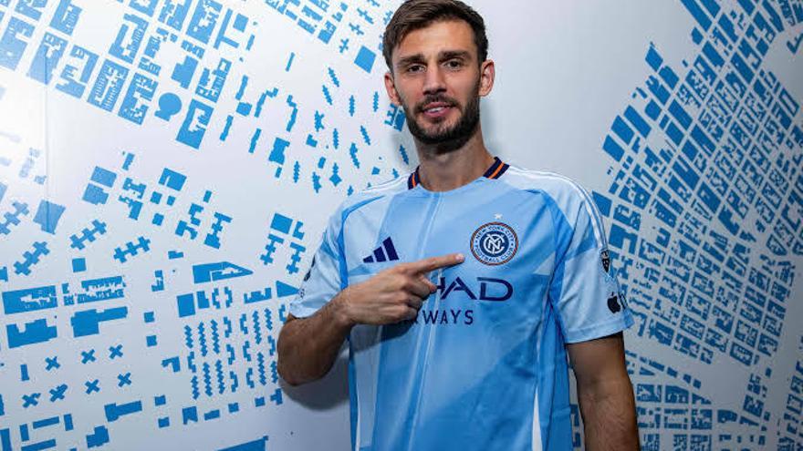 Matt Miazga firma por el New York City de la MLS