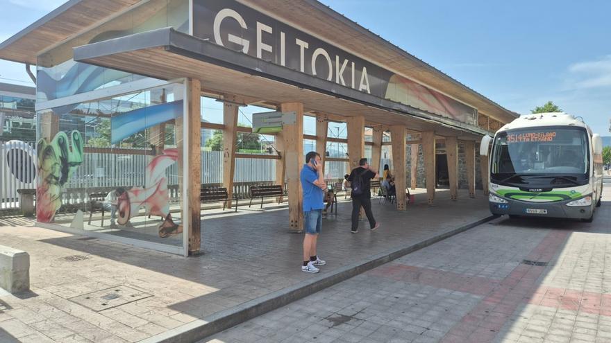 Gernika-Lumo trabaja en la reforma integral de los aseos de la estación de autobuses