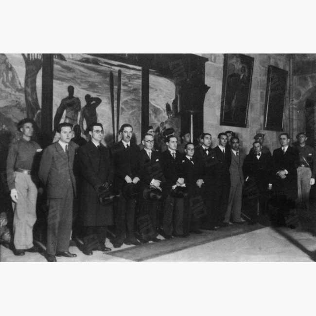 El primer Gobierno Vasco al completo posando el 7 de octubre de 1936.