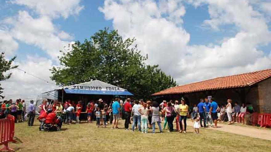 El centro cultural Josu Murueta de Erandio acoge la gala de entrega de los Hemendik