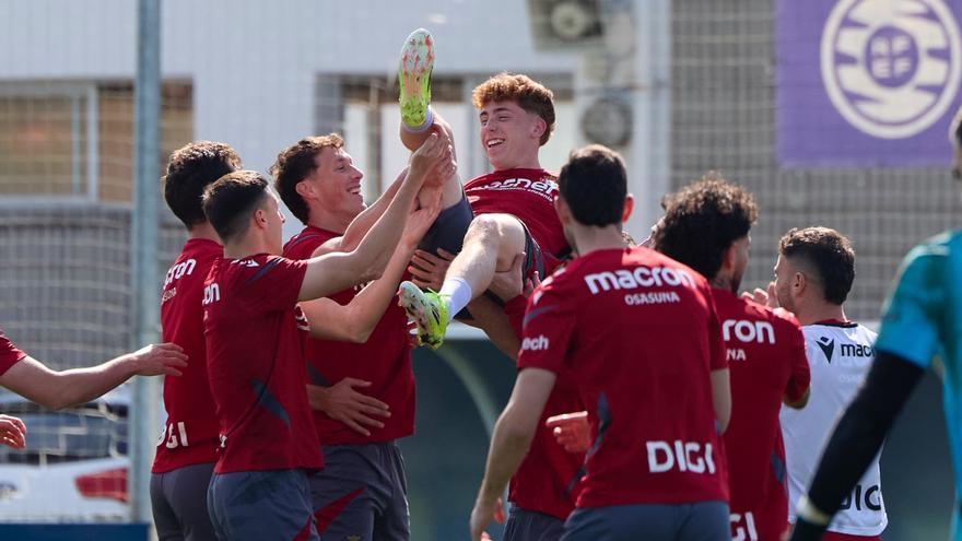 Víctor Muñoz, a la selección: De la Fuente convoca al jugador de Osasuna para los amistosos de Serbia y Egipto