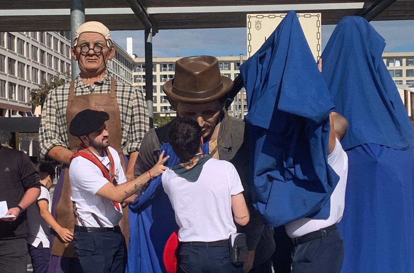 Presentación de los nuevos gigantes de Buztintxuri