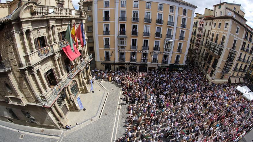 'Flamenco en los balcones': concierto de José Mercé en el Ayuntamiento de Pamplona