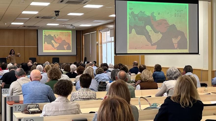 UNED Pamplona abre matrícula con dos nuevos dobles grados y sin nota de corte
