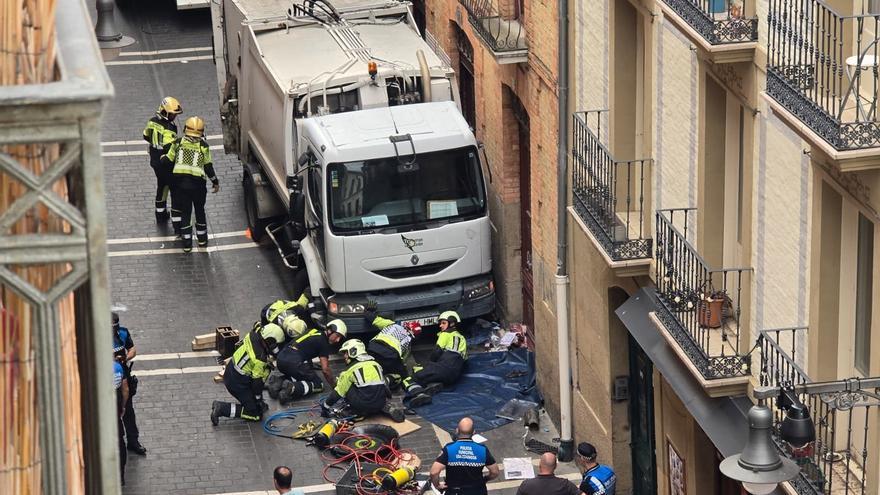 Una persona fallecida y varias heridas al perder el control un camión en Pamplona