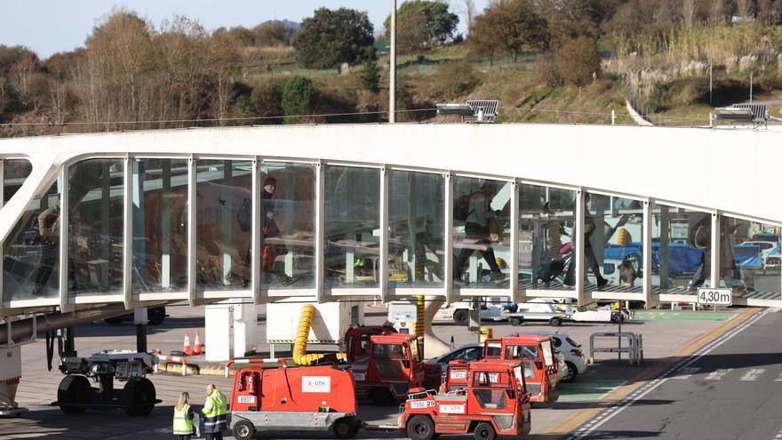 El aeropuerto amplia su parking en 600 plazas y perfila nuevas obras de cara a los próximos 30 años