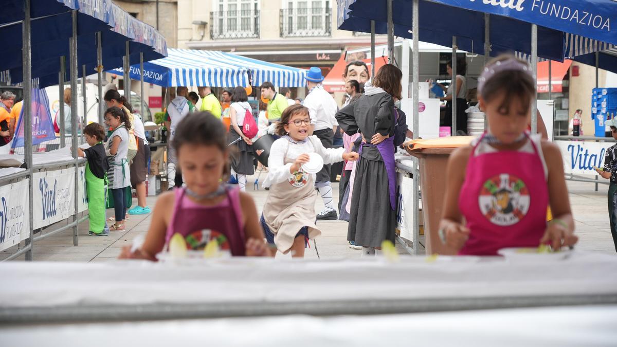Los txikis descubren los secretos de la cocina con Margolariak