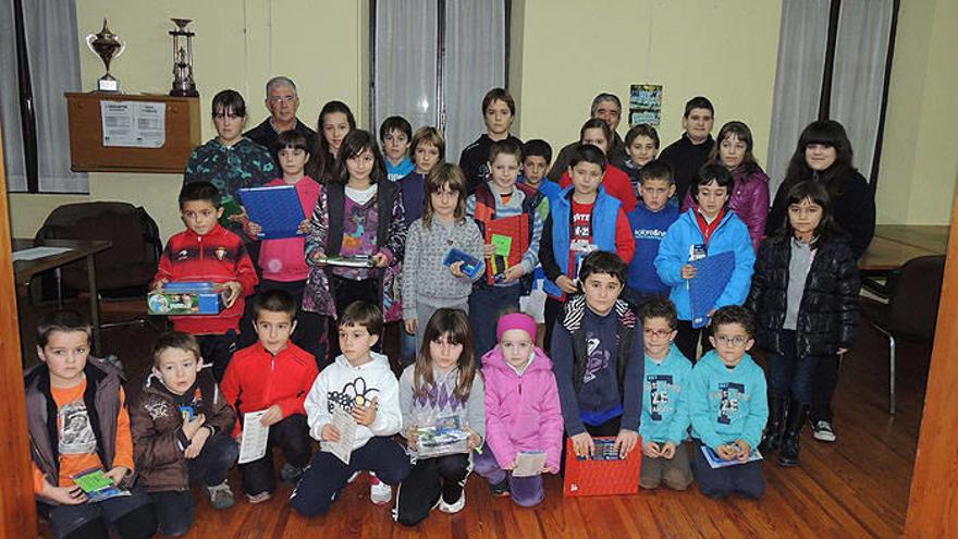 Algunos de los participantes en el concurso, tras la entrega de premios.