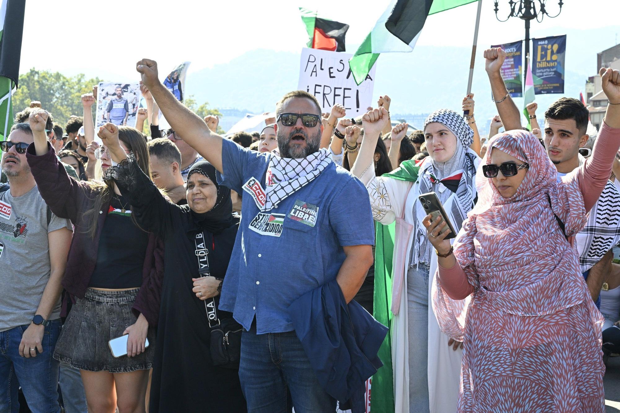 Miles de personas se manifiestan en Bilbao en apoyo al pueblo palestino