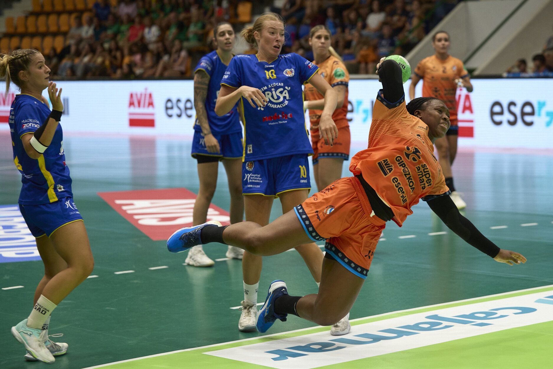 Fotos de las semifinales de la Supercopa Ibérica de balonmano en Anaitasuna