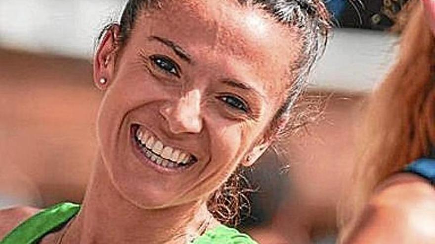 La Cofradía San Roque rinde homenaje a Itxaso Escondrillas.