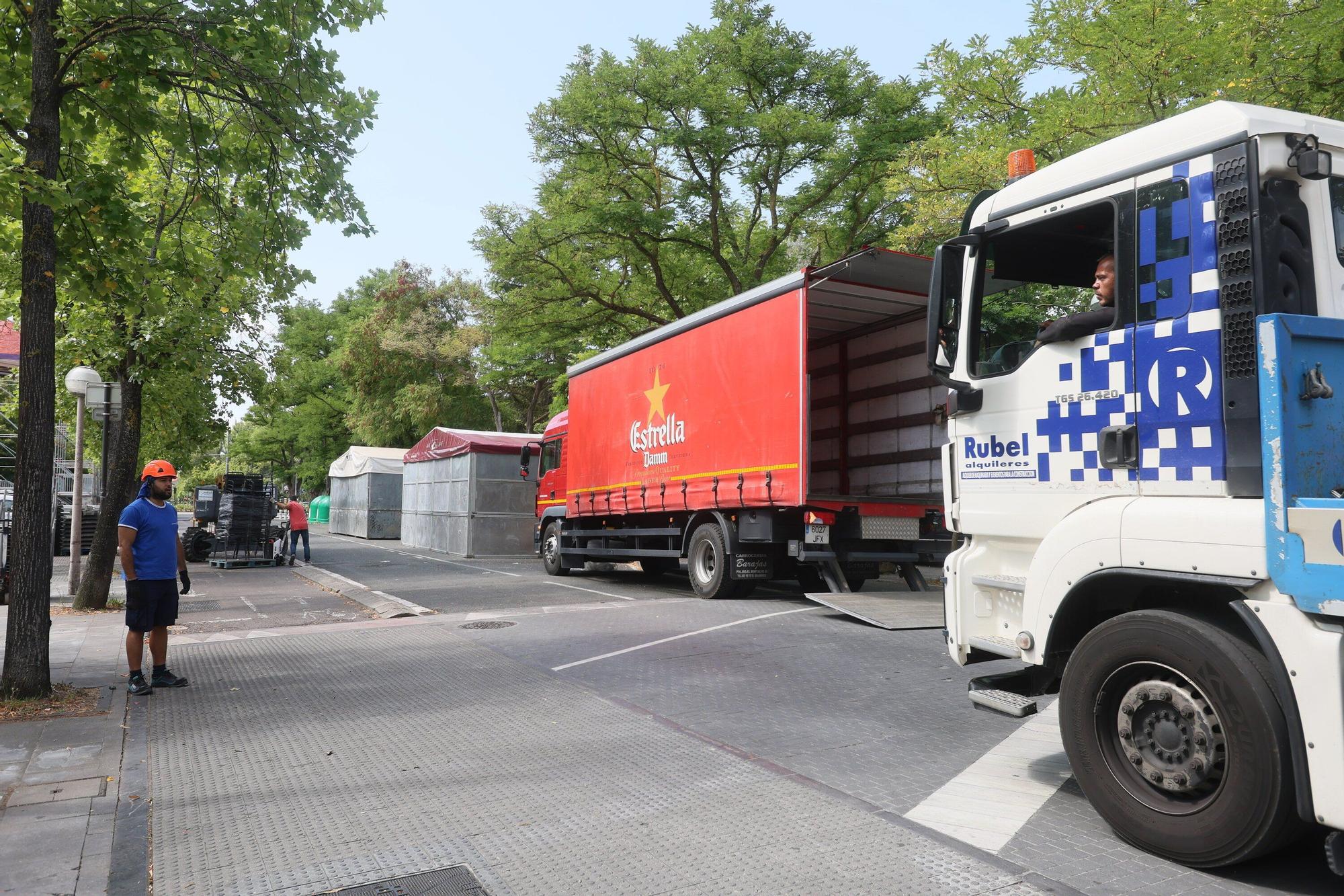 En imágenes: Gasteizko Txosnak se preparan para Fiestas de La Blanca