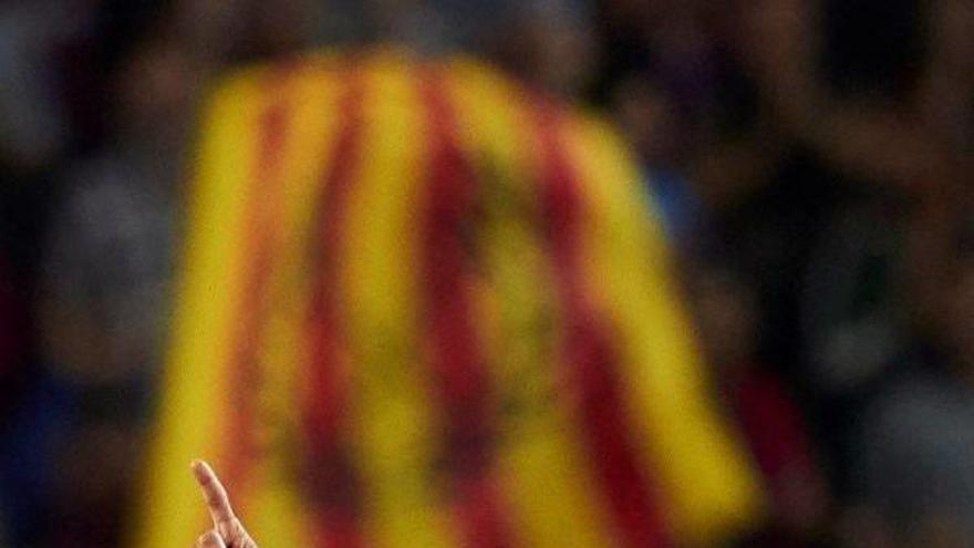 Luis Suárez celebra su segundo gol.