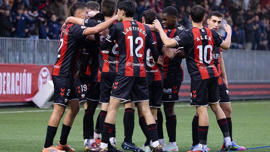 El Arenas recibe al equipo revelación