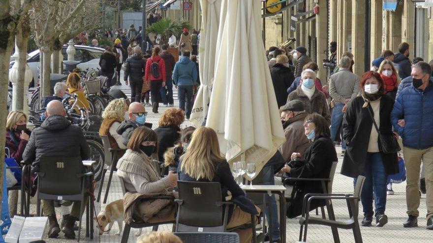 La pandemia de coronavirus en Gipuzkoa está desatada en vísperas de la adopción de nuevas restricciones