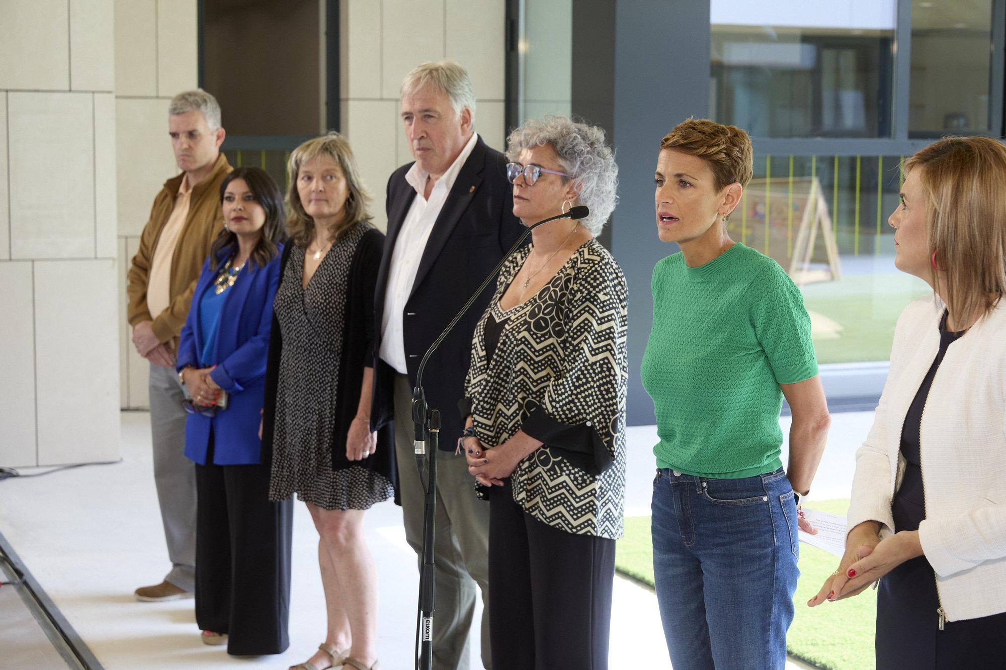 Fotos de la visita de María Chivite a la nueva Escuela Infantil de Erripagaña