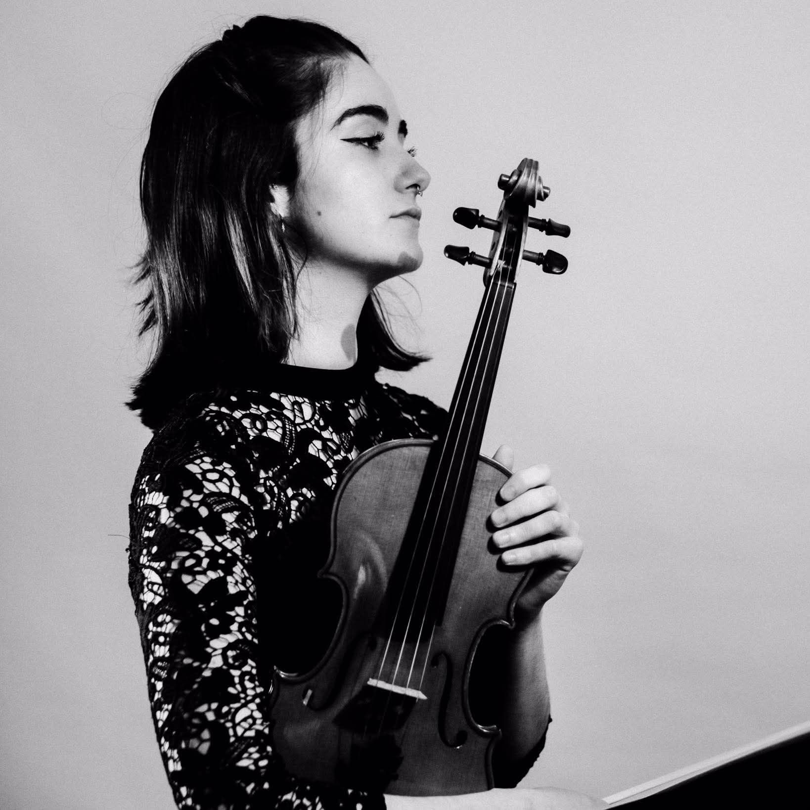 La violinista bergararra cursa el máster de Interpretación en Violín en la Universidad de Música y Artes Aplicadas de Stuttgart.
