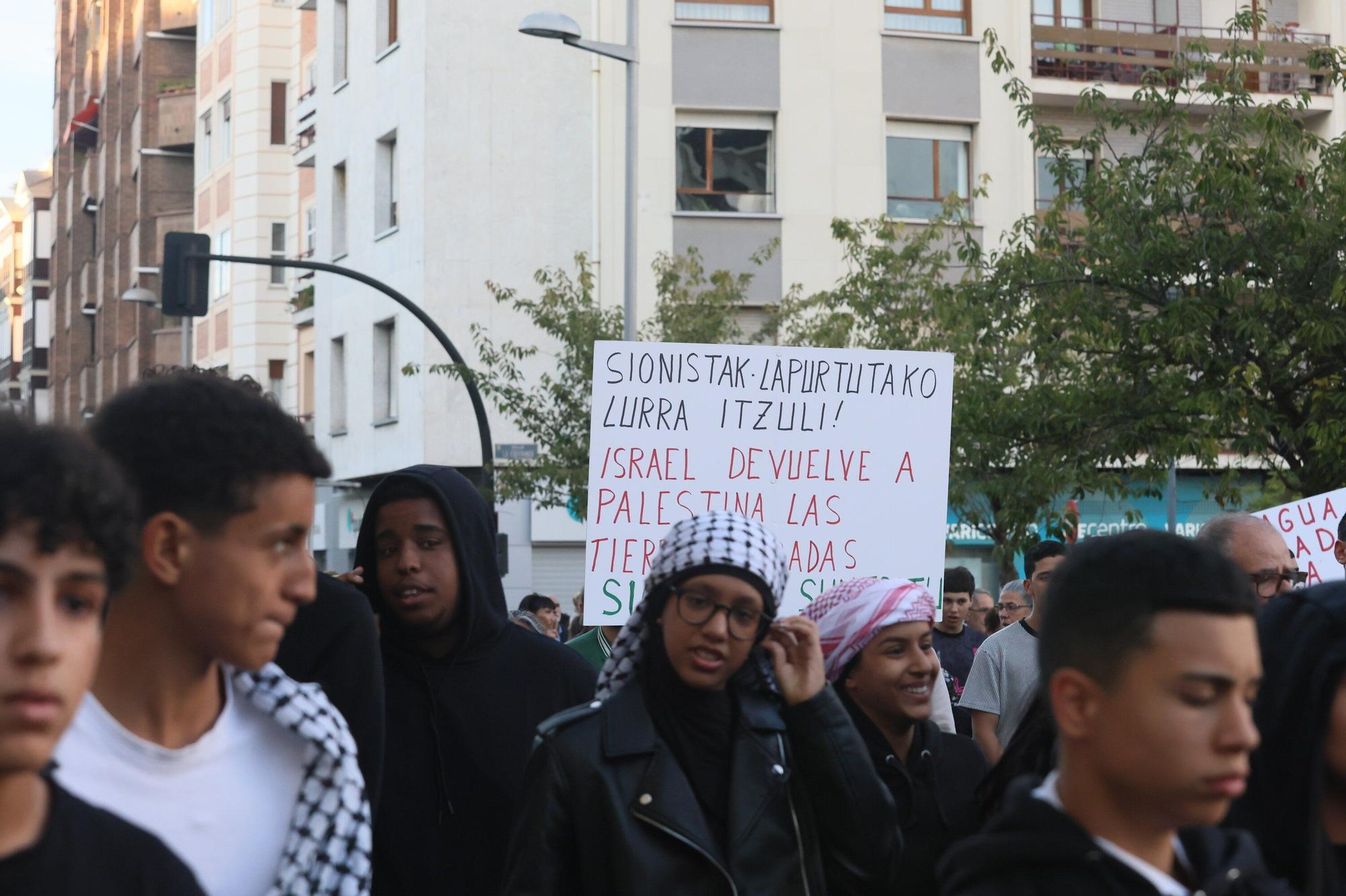 En imágenes: Vitoria protesta contra el genocidio en Gaza
