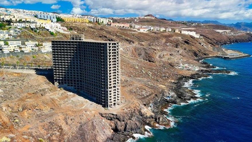 Muere una niña tras precipitarse desde un edificio abandonado en Tenerife