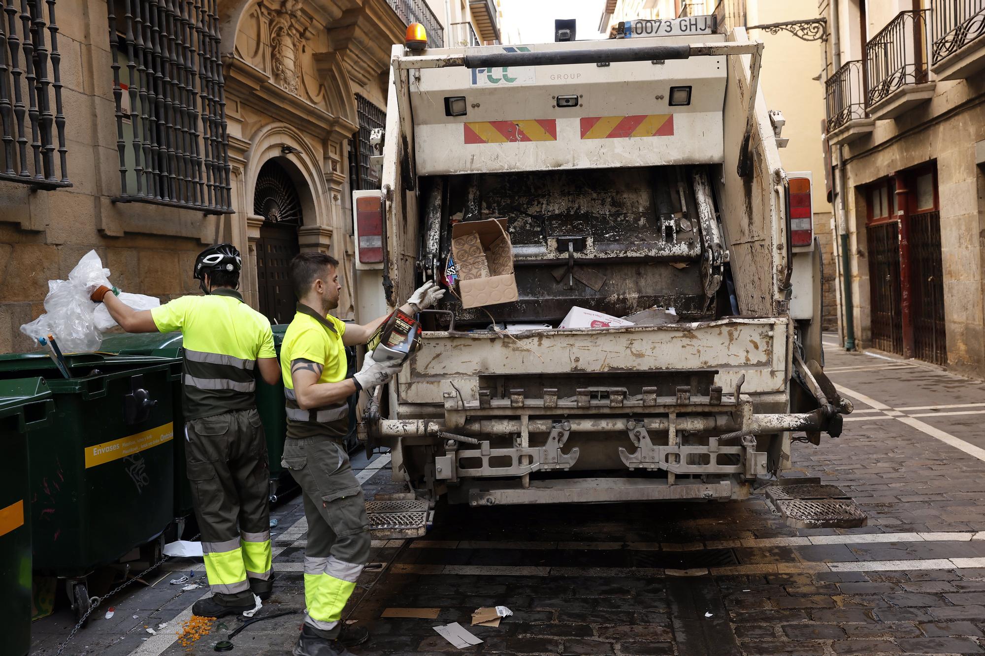 En imágenes: Pamplona se prepara para San Fermín