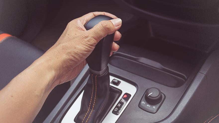 La OCU alerta de un fallo de seguridad en el freno de mano de siete modelos de Renault y Dacia