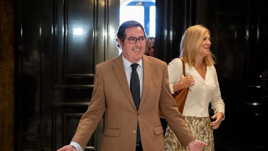 Garamendi y la reducción de jornada laboral: “¿Tú crees que Alcaraz trabaja 37 horas y media a la semana?”