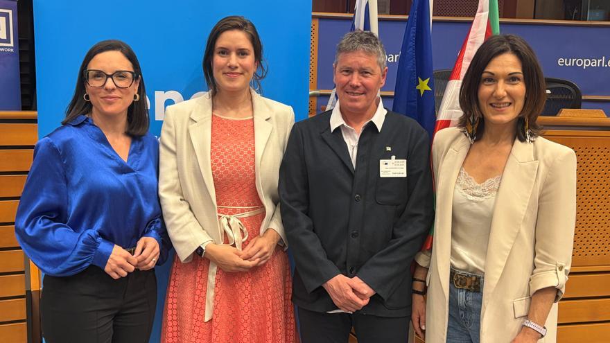 El PNV insta en Bruselas a garantizar la diversidad lingüística