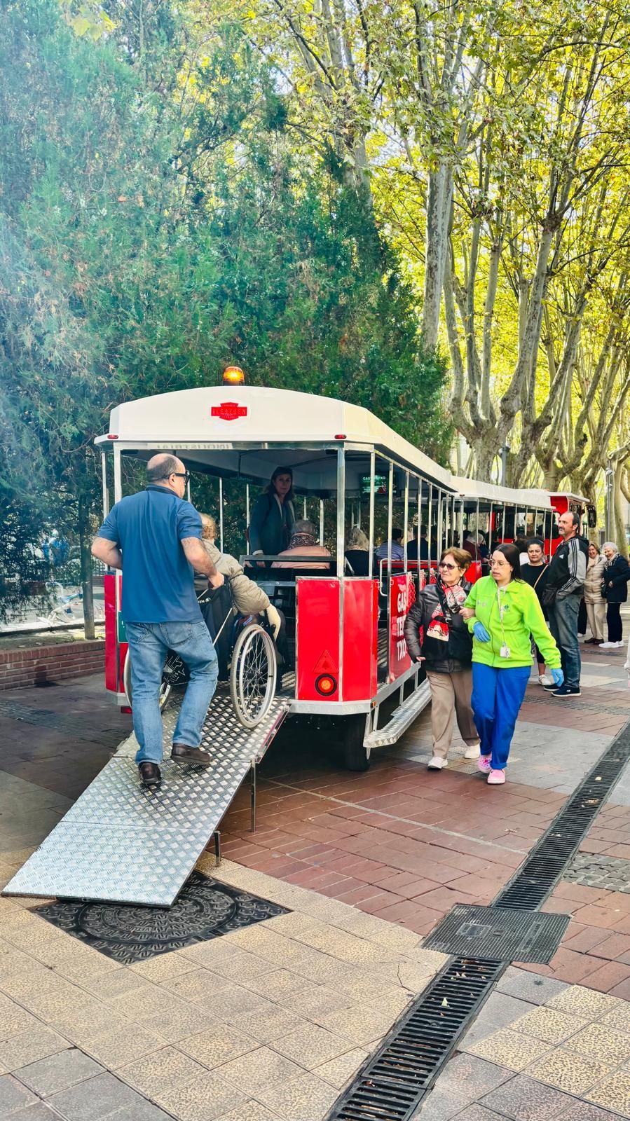 En imágenes: El recorrido más especial del tren Gasteiztxo de Vitoria