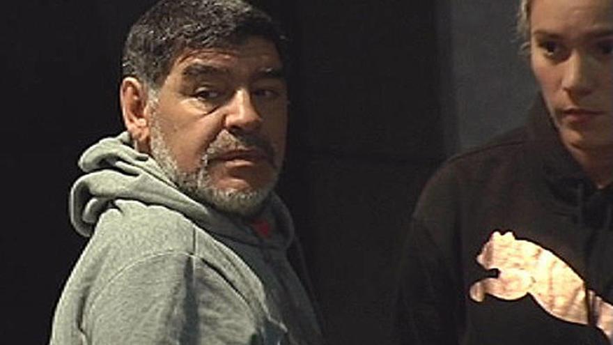 La Policía acude al hotel de Maradona tras una fuerte discusión con su pareja