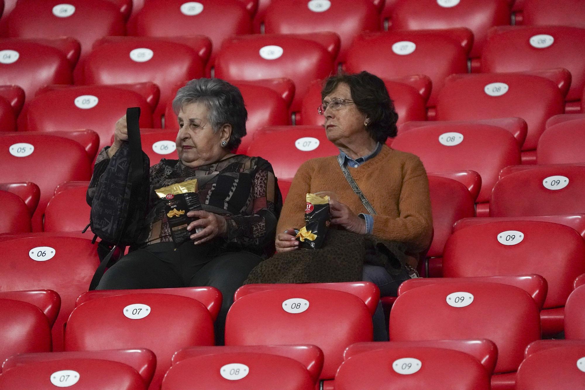 ¿Has estado en San Mamés viendo el Athletic-Atlético? Búscate en nuestra galería