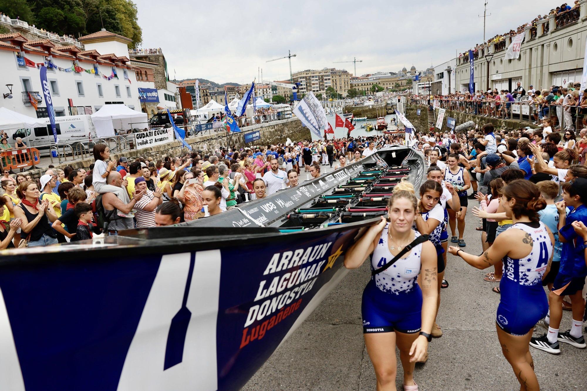 En imágenes: Arraun encarrila su cuarta bandera en Donostia