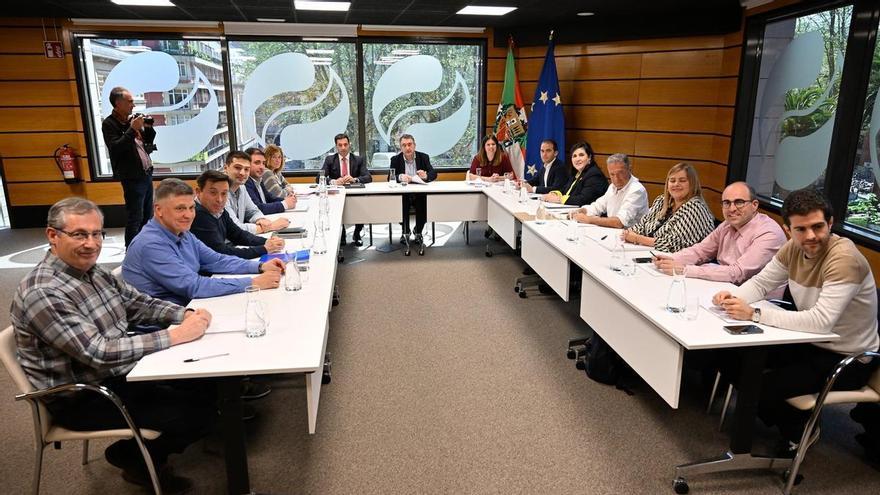 El PNV abre la espita a una mayor participación de las bases con consultas no vinculantes