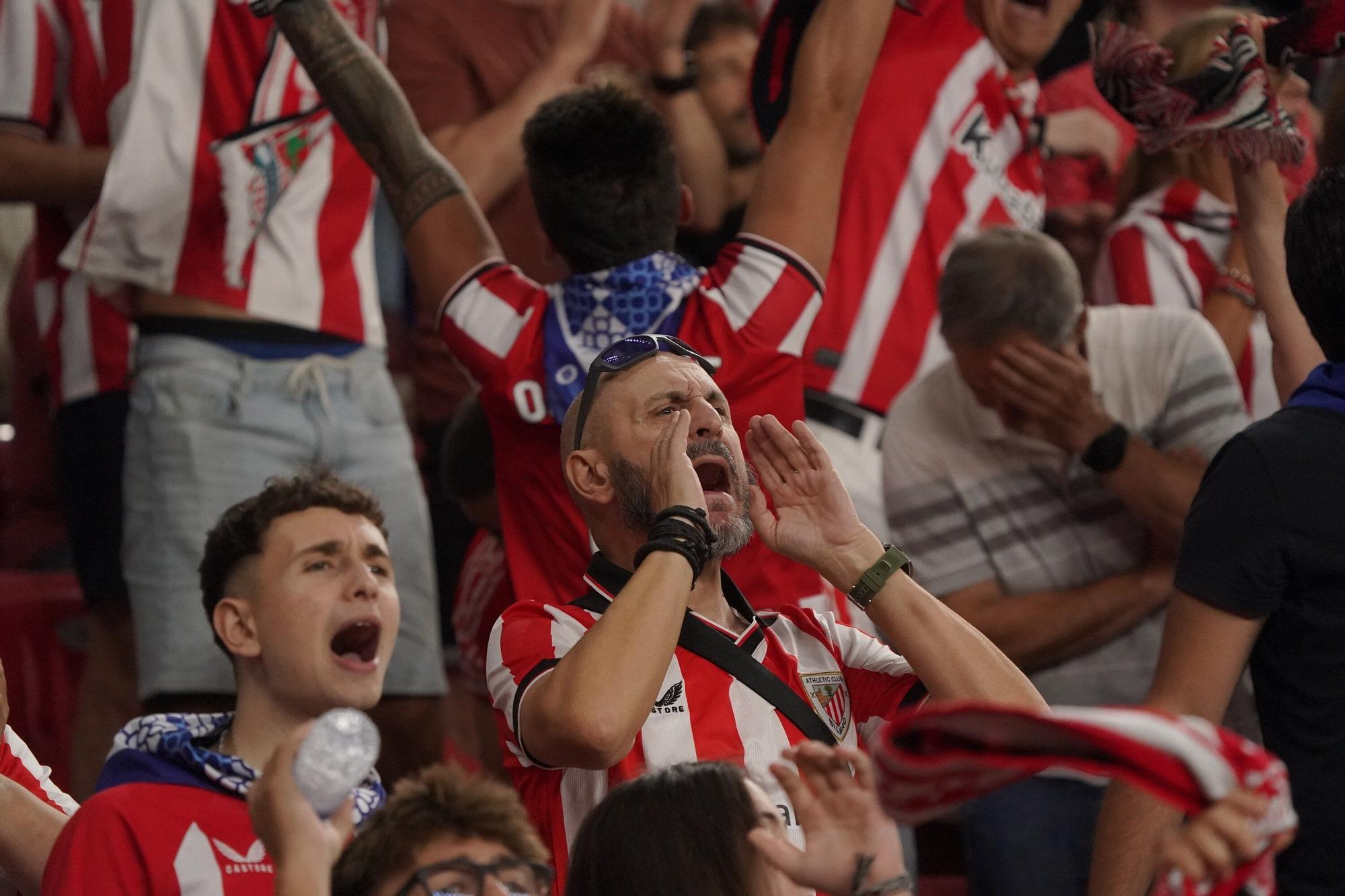 En imágenes: ¿Has estado en San Mamés viendo el Athletic-Sevilla? Búscate en nuestra galería