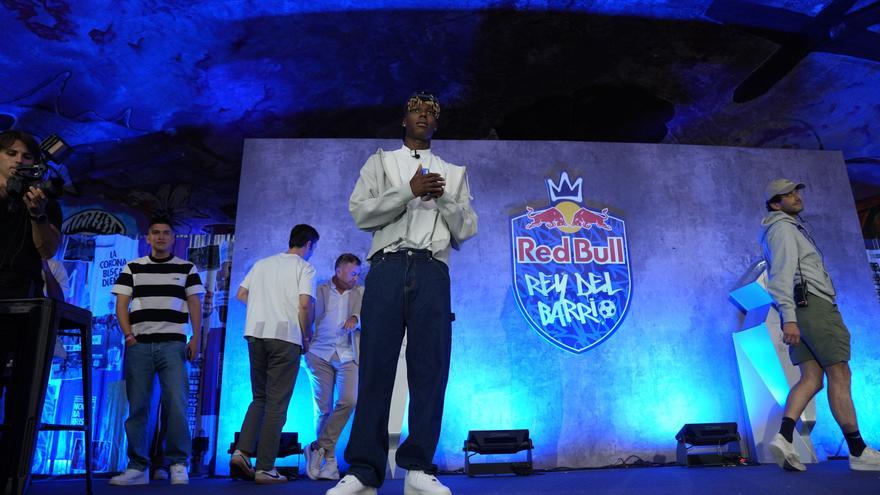 Nico Williams corona al rey del fútbol callejero