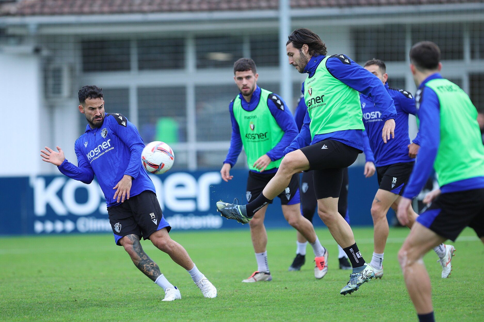 Fotos del entrenamiento de Osasuna (18/11/2024)