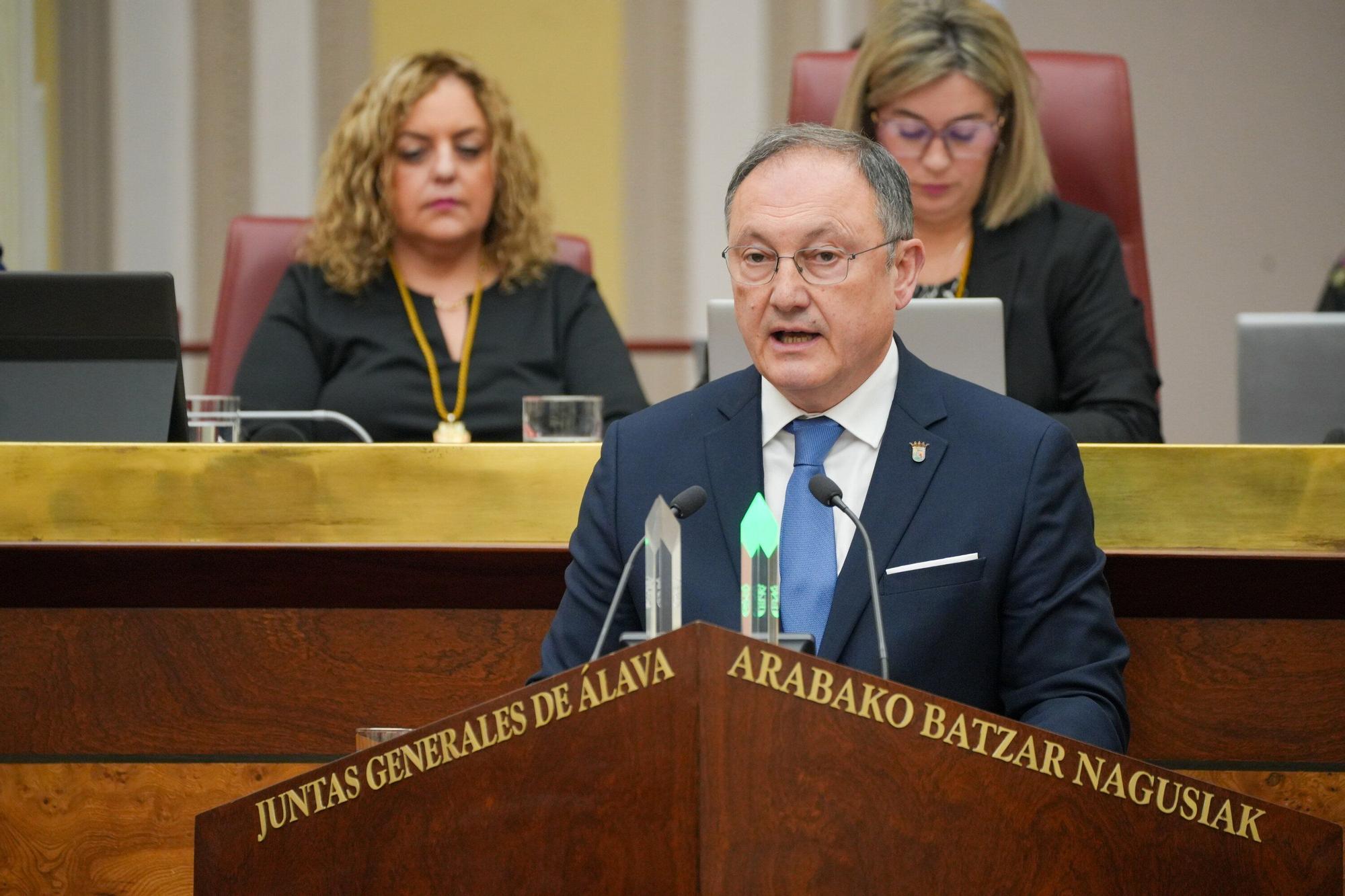 En imágenes: Pleno Tradicional de noviembre de Juntas Generales