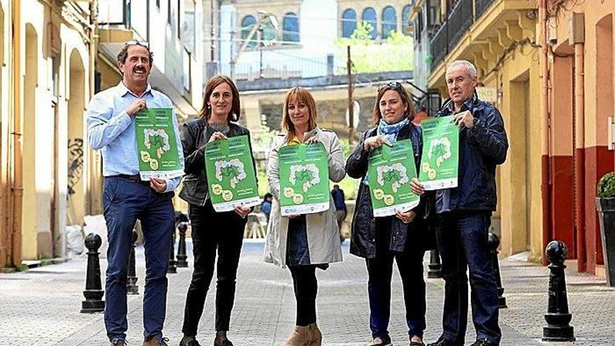 Presentación la semana pasada del cartel anunciador de la carrera solidaria que se celebrará este domingo .