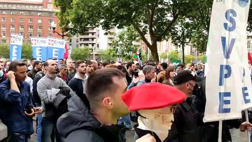 Protestas laborales frente al Ayuntamiento de Bilbao