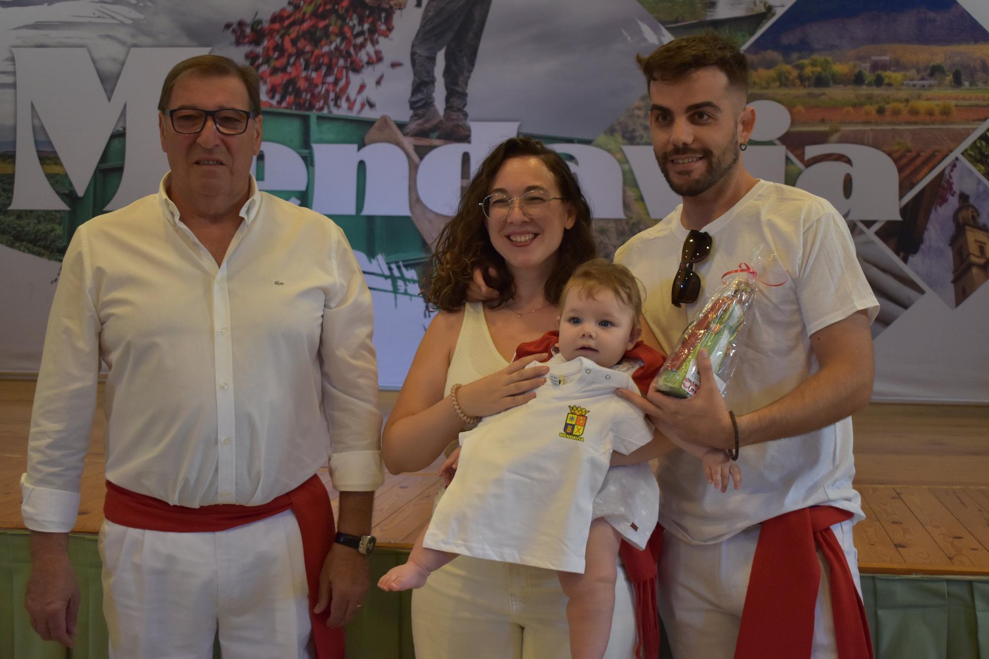 Fotos del chupinazo de Mendavia 2025