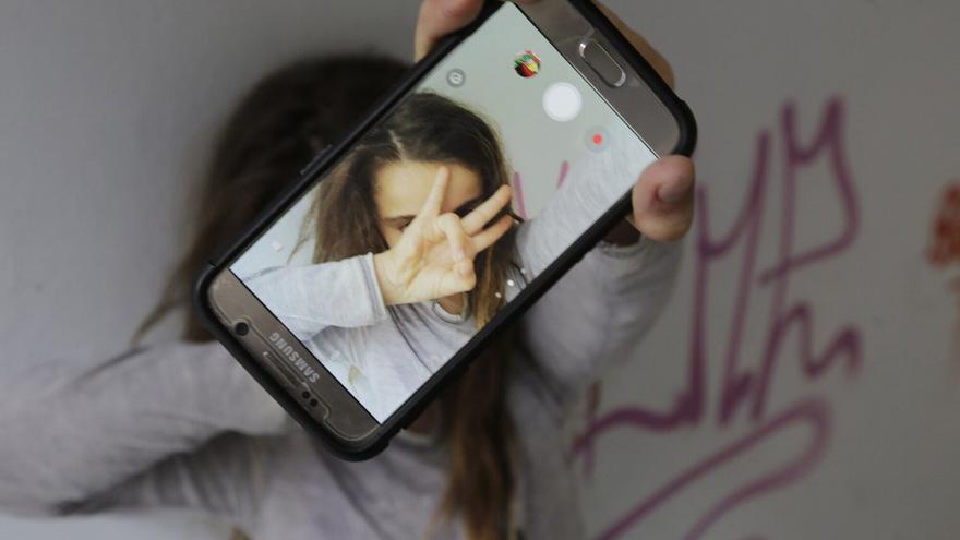 Pornografía y los riesgos del acceso a ella a edades tempranas a través del móvil, a debate en Azkoitia
