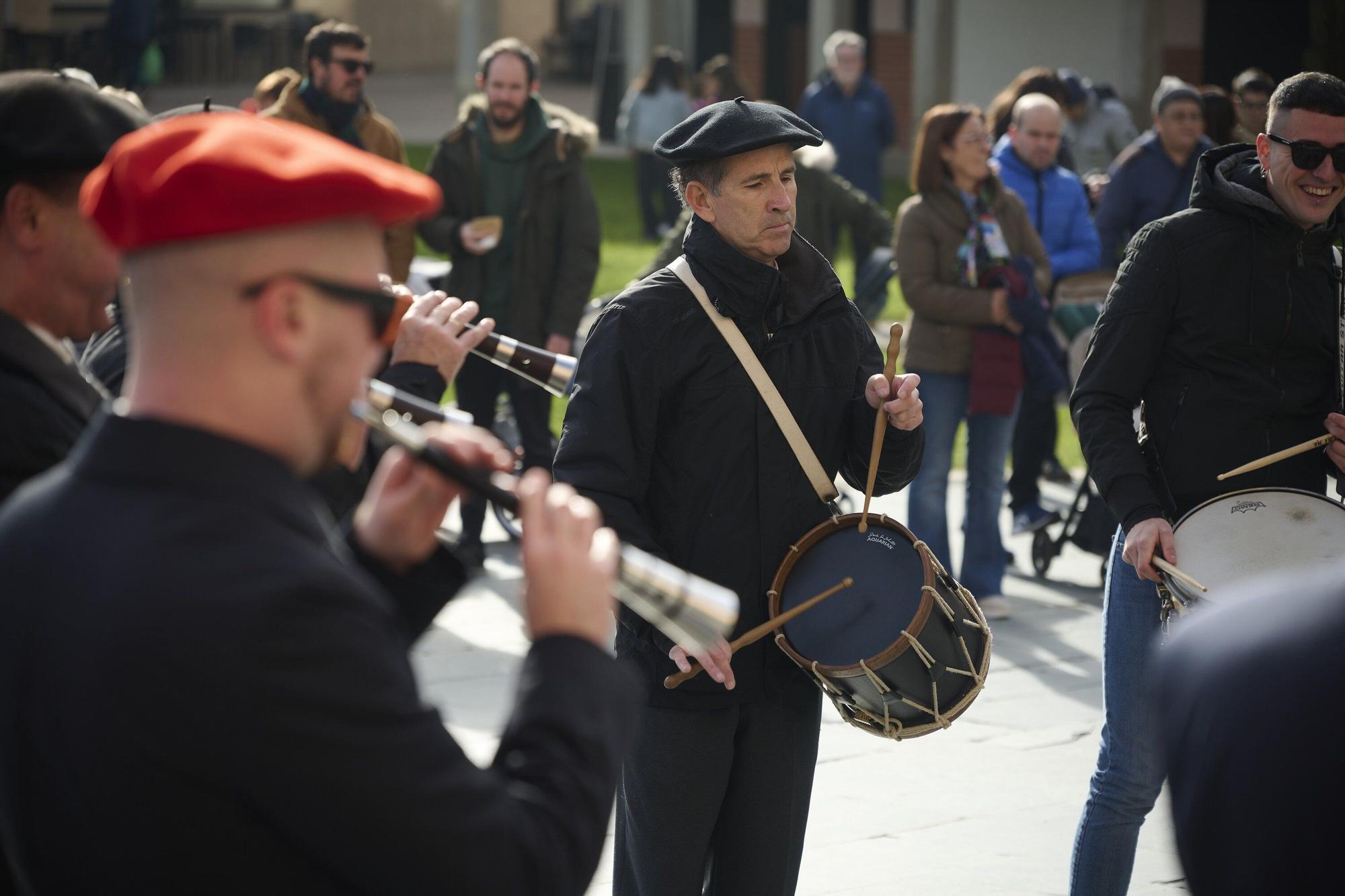 Fotos del chupinazo y pasacalles de las fiestas de San Andrés