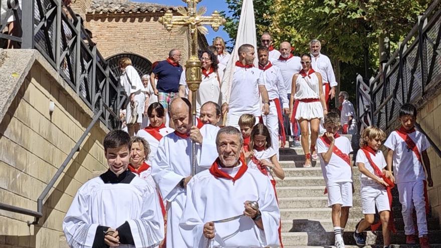 El día grande de Cárcar une fe, tradición y ambiente festivo en torno a la Santa Cruz