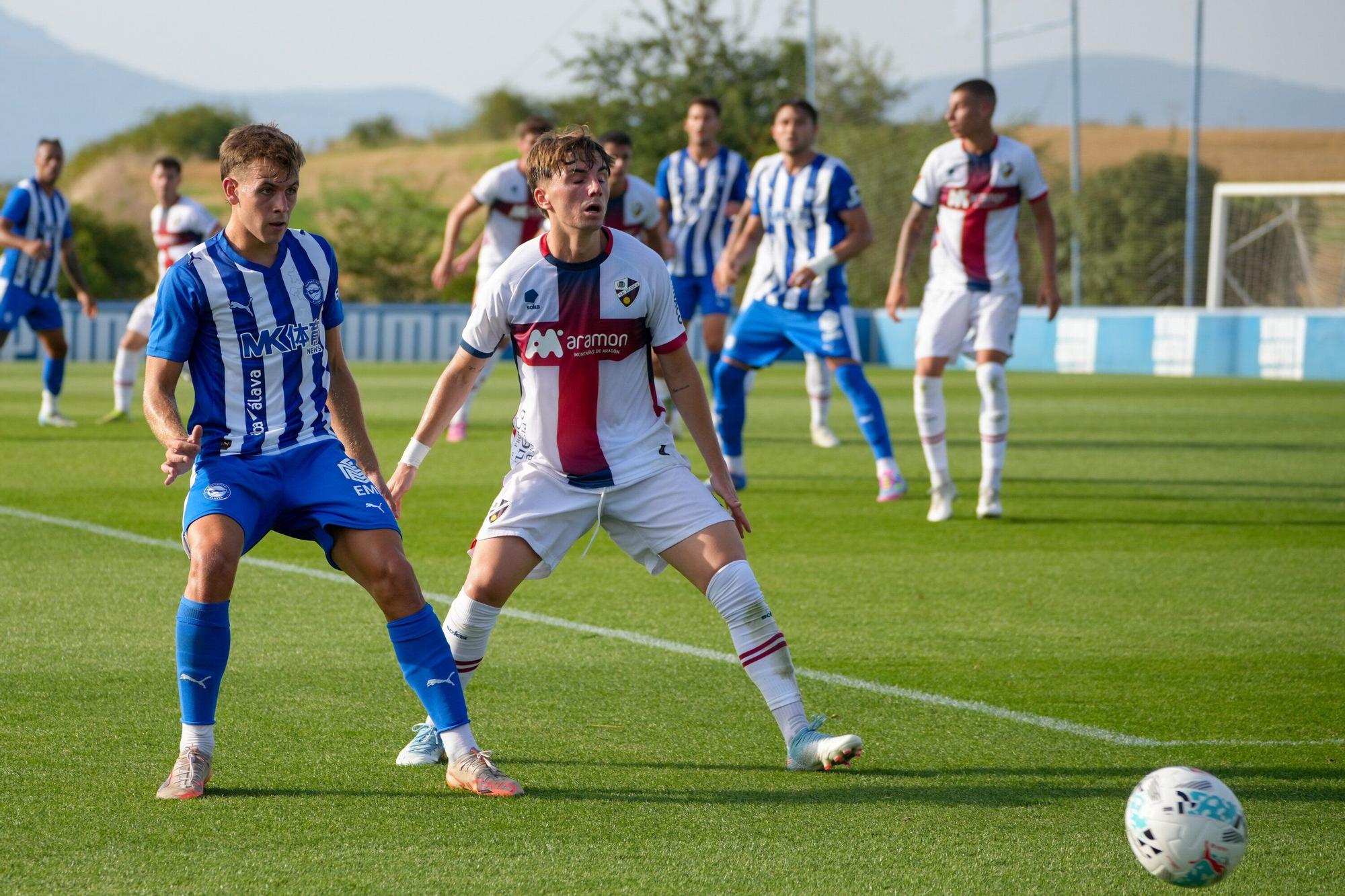 En imágenes: El Alavés pierde contra el Huesca en pretemporada (0-1)