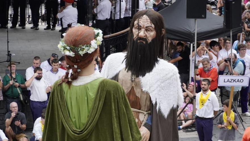 Lazkao se lleva el premio individual en el concurso de gigantes de Azpeitia